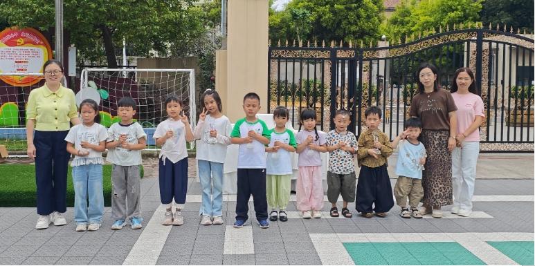 童趣龙舟齐竞技 同心探究乐成长——高县沙河镇幼儿园（天府园）赛龙舟主题活动纪实