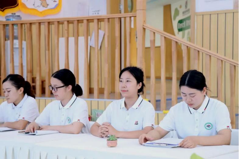 砺石成玉 托举有光——宜宾三江新区马鞍石幼儿园开展2025-2026学年师徒结对总结活动