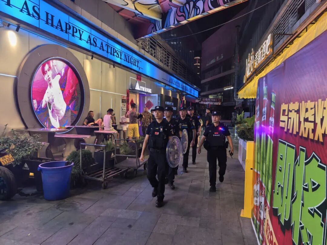 不服“暑”！遂宁反恐特警的“炎”值，藏不住了！