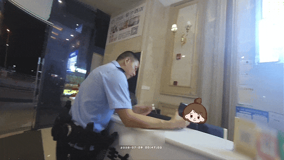 一男子失联疑“被人下药”，遂宁民警凭天花板一盏灯锁定民宿救人