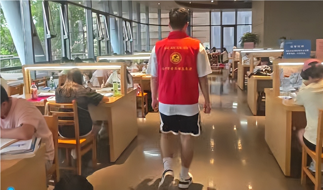暑尽书香续 志愿暖人心 遂宁市图书馆2026年暑期志愿服务活动圆满结束