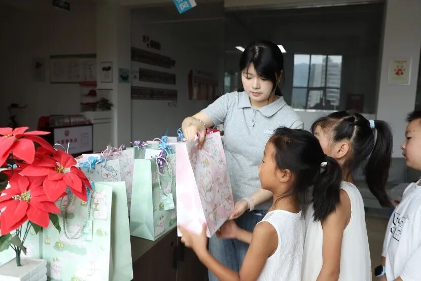书香润暑期 亲子阅相伴｜利州区宝轮镇暑期亲子阅读主题活动暖心开启