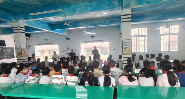 借法制宣传东风 吹响安全守护战歌——宜宾市叙州区双龙学校水潭小学区开展法制安全教育专题活动