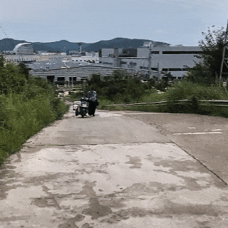 真值！民警巡逻路上的两次暖心“搭把手”，换来群众连声道谢