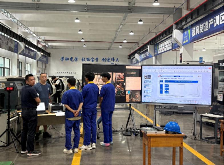 宜宾市南溪职校斩获2026年世界职业院校技能大赛总决赛争夺赛银奖