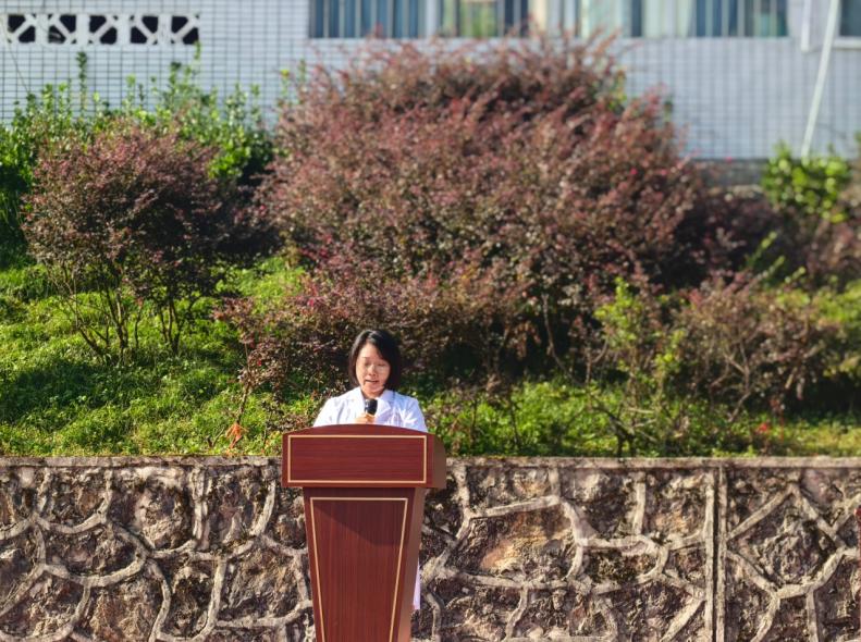 石榴花开启新程 同心筑梦育少年——筠连县高坪苗族乡中心校举行2026年秋期开学典礼