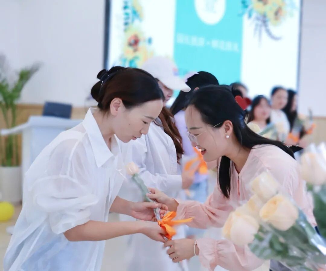躬耕教坛 温暖同行 乐享师者时光——宜宾三江新区沙坪幼儿园开展庆祝第42个教师节活动