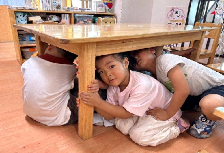 宜宾市南溪区蜀粤幼儿园开展应急实战演练 筑牢校园安全防线