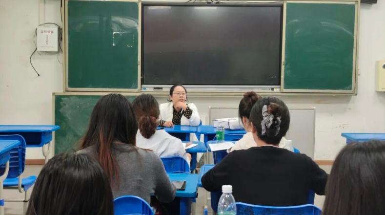 深耕课堂促成长 跟岗研修启新程——2026年南溪区中学语文新入职教师跟岗培训在宜宾市南溪四中顺利开展