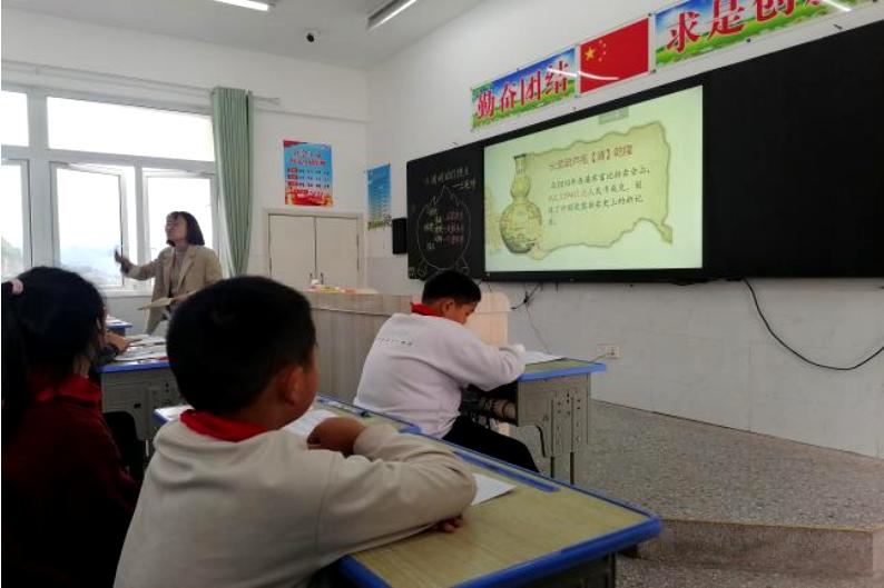 深耕学导课堂 巧用AI赋能 协同研磨共成长——屏山县中都镇中心学校五年级语文组集体备课展示纪实