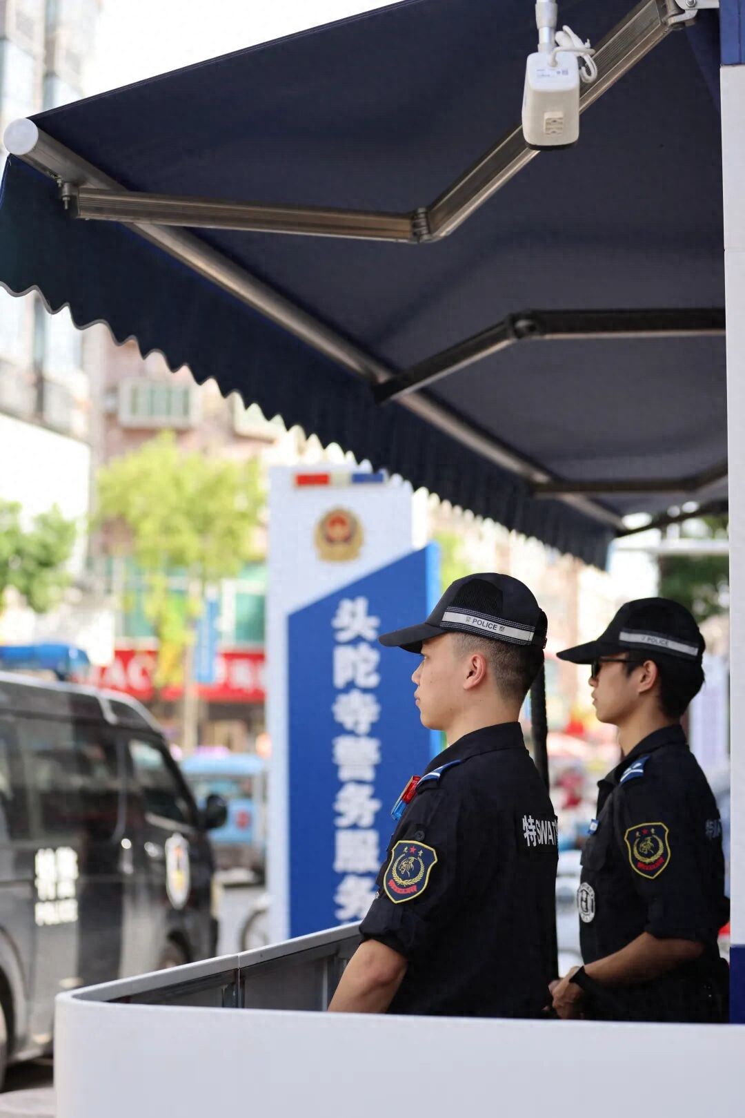 闪电出鞘+铁骑穿街！遂宁公安双线守护国庆平安