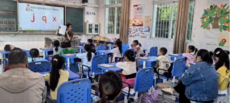 宜宾市南溪区大坪学校：靶向教研破难题 深耕课堂共成长