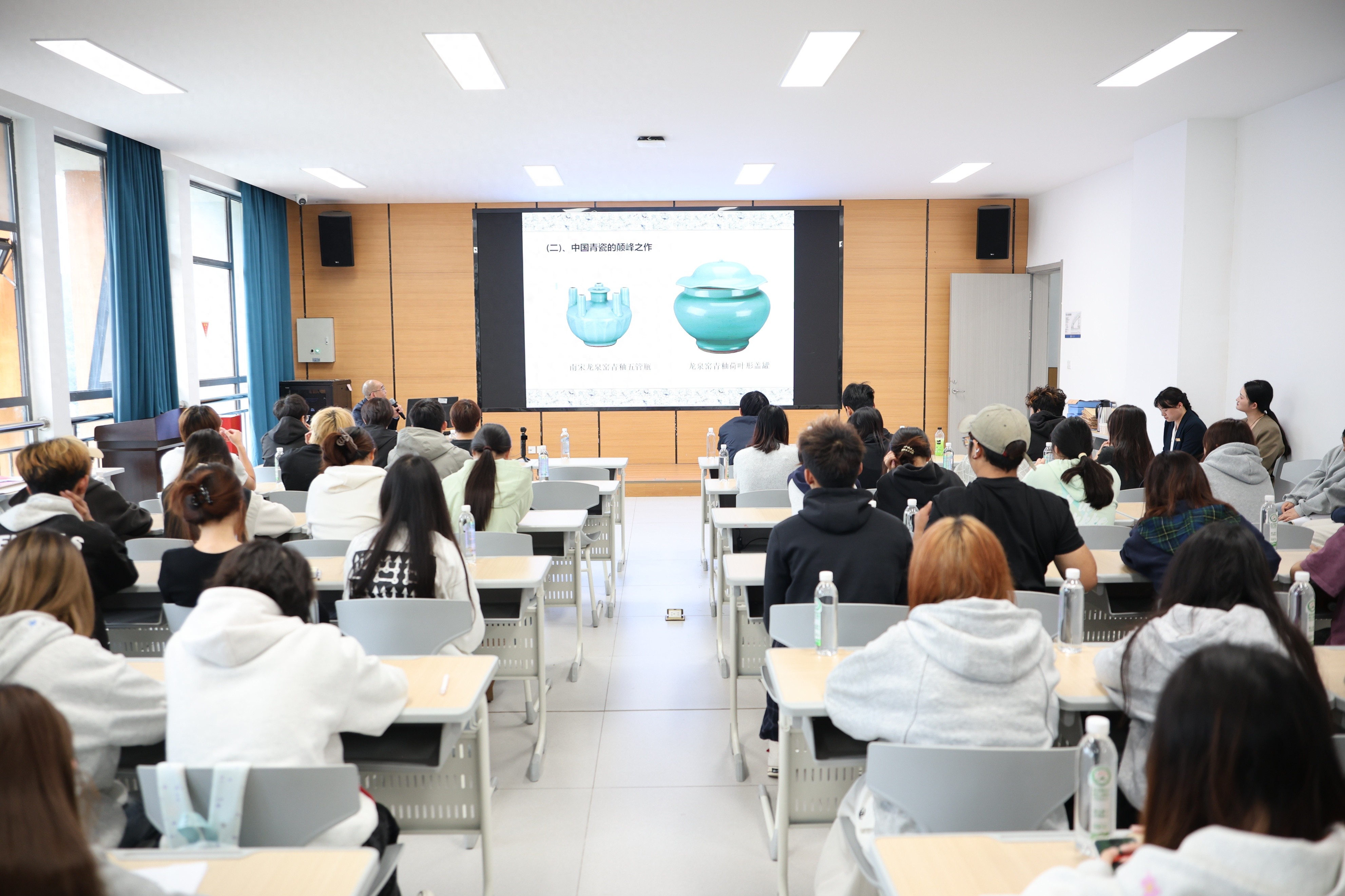 遂宁市博物馆青瓷文化科普讲座走进数字文旅学院解锁南宋宋瓷密码