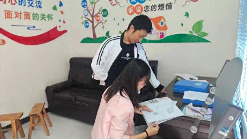 深耕心理健康教育 筑牢心灵防护屏障——江安县心育专家组到底蓬小学校指导工作