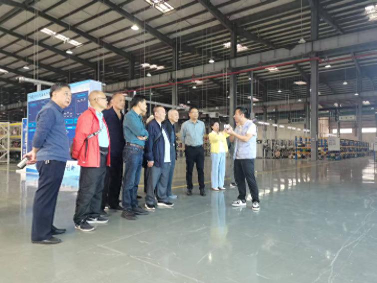 看发展新篇 话共同富裕 暖桑榆重阳——宜宾市南溪区开展离退休干部重阳节参观慰问活动