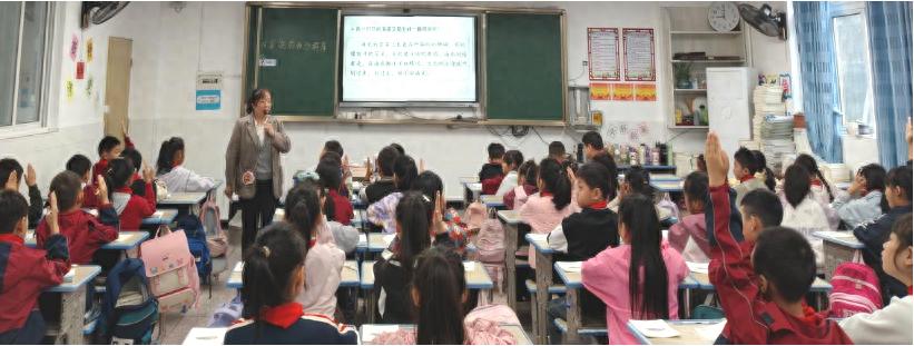 示范引领促成长 阅读习作共研讨——屏山县新市镇九年一贯制学校小学语文教研组教学展示与研讨活动纪实（三）