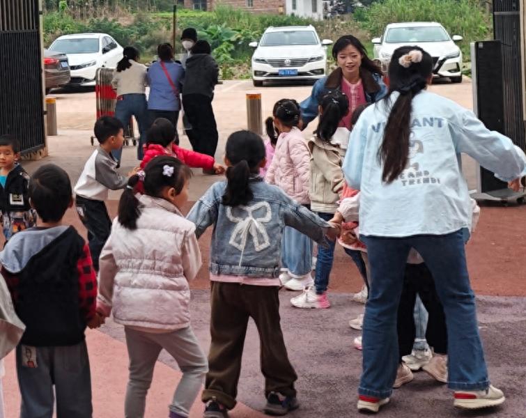 筑牢安全防线 守护幼儿成长——宜宾市叙州区双龙镇中心幼儿园开展防暴应急演练