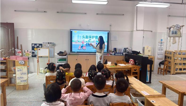 文明出行 安全“童”行——宜宾市南溪区长兴镇中心幼儿园开展交通安全主题教育活动