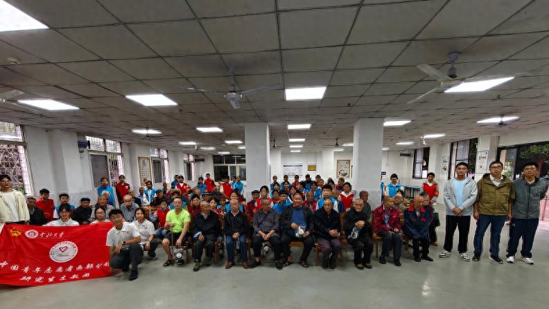 九九重阳送温暖 青春敬老暖桑榆——宜宾市南溪四中到南溪街道养老服务中心开展敬老献爱心活动