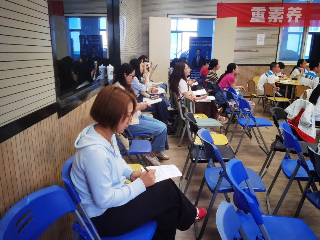聚焦“双新”· 共研中考——遂宁四中赴石室联中开展课堂观摩学习