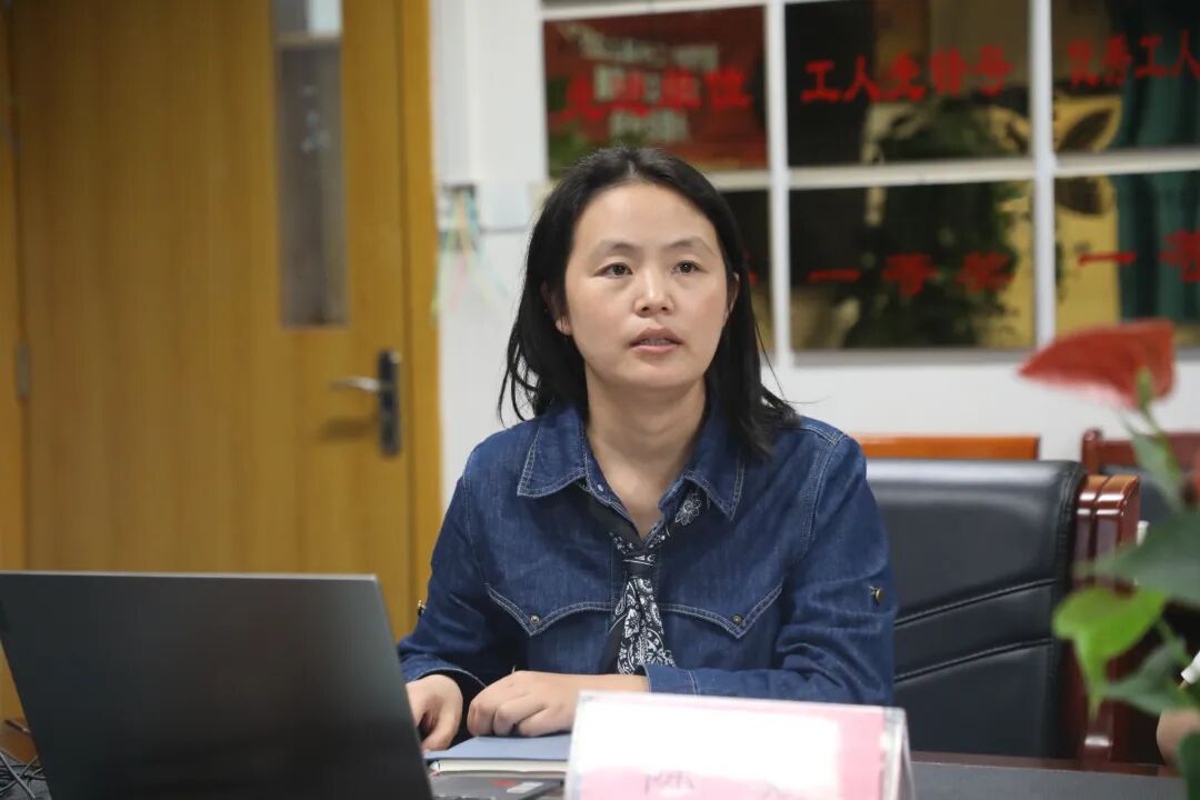 遂宁四中（二中滨江校区）举行2026年市级课题开题论证会