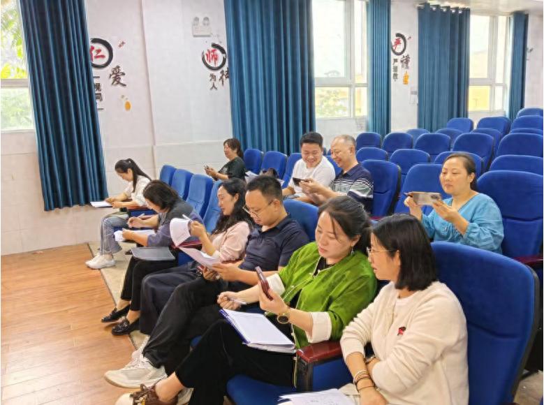 立足“网链教研” 探索小学数学跨学科综合实践活动的有效实施——江安县留耕镇中心小学校开展专题教研活动